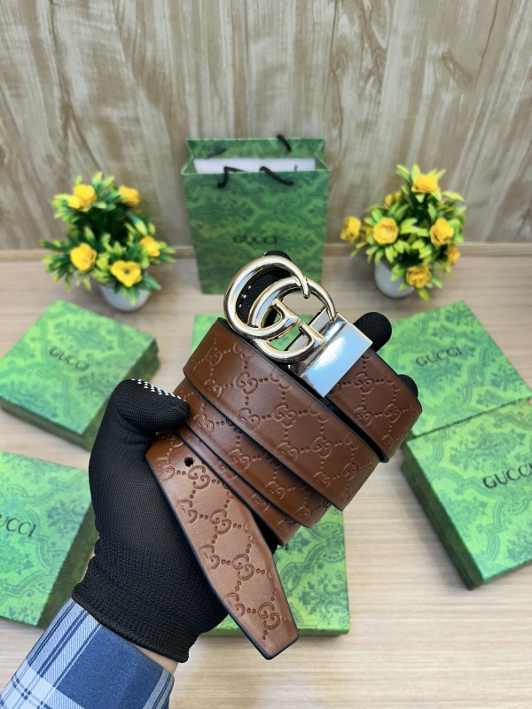 First Copy Gucci Reversible Golden Buckle Belt Black/Brown - Image 4