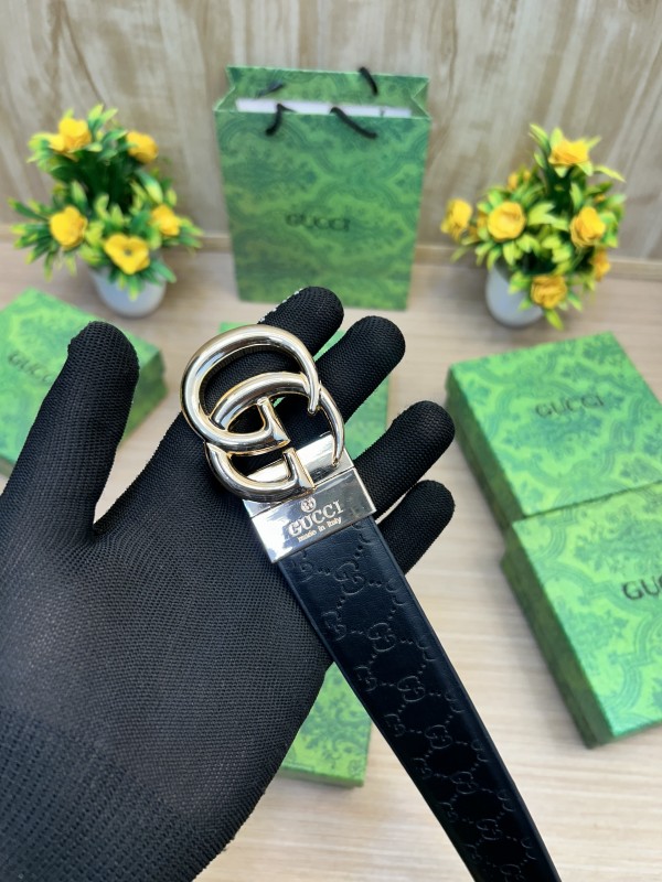 First Copy Gucci Reversible Golden Buckle Belt Black/Brown - Image 5