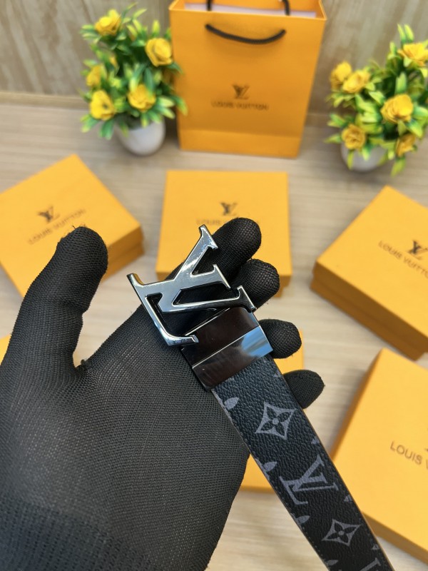 First Copy Luxury Reversible Buckle Belt (2 colors) - Image 6