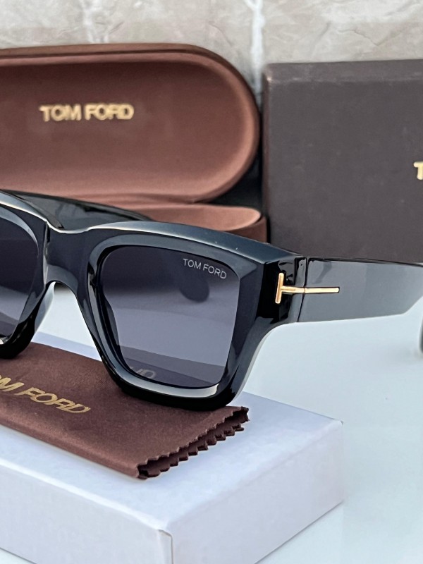 First copy Tomford limited edition shade all black - Image 2