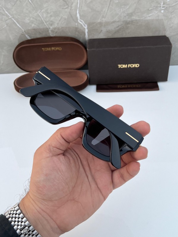 First copy Tomford limited edition shade all black - Image 3