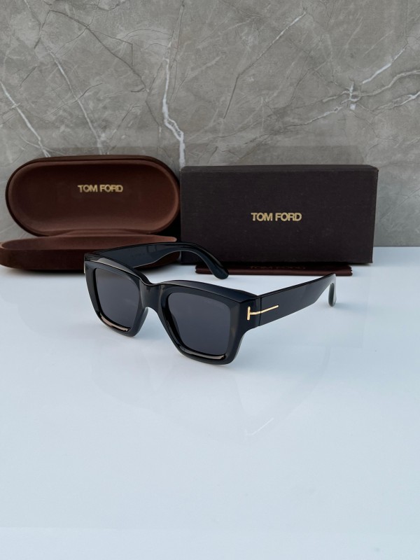 First copy Tomford limited edition shade all black