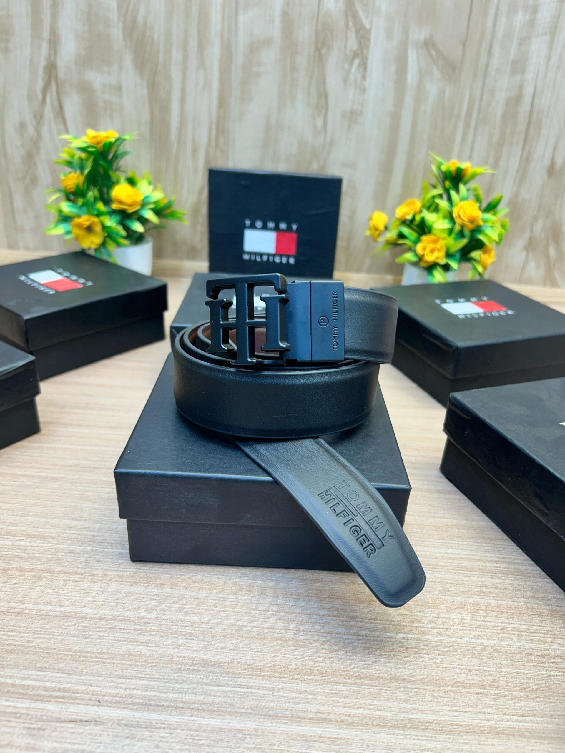 First Copy Tommy Hilfiger Reversible Buckle Belt - Image 3