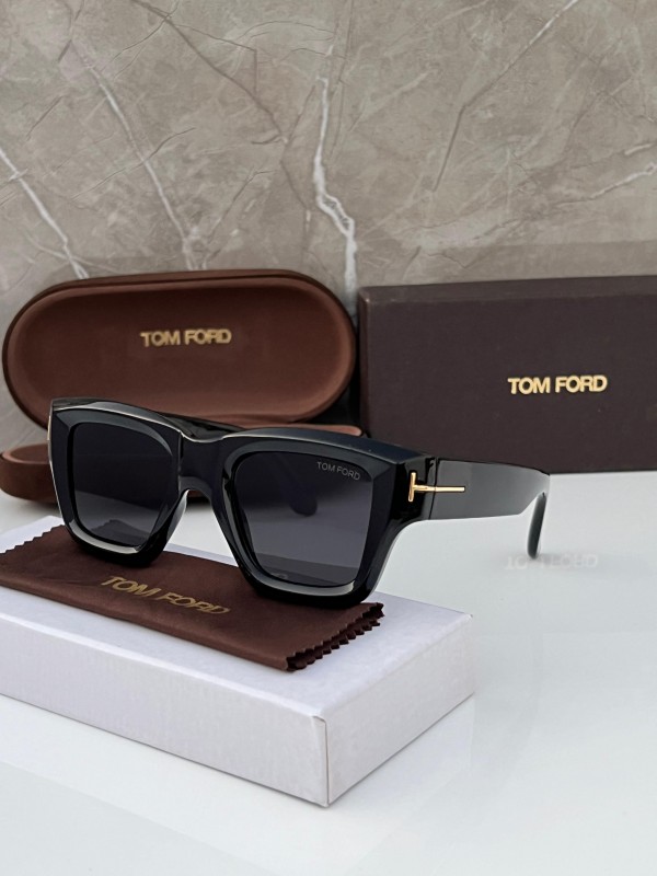 First copy Tomford limited edition shade all black